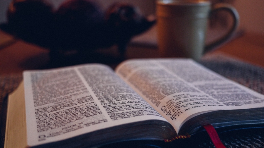bible-1031288_1280