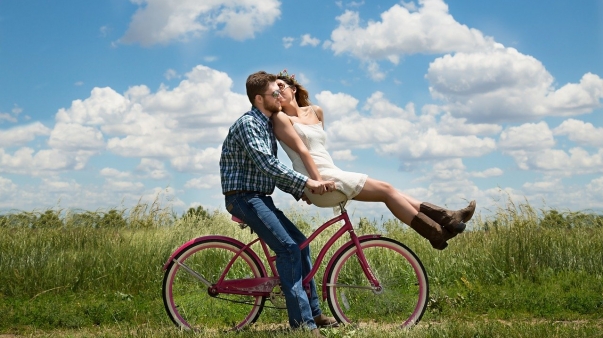 engagement-1718244_1280