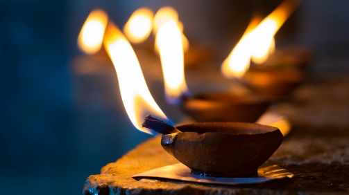 oil-lamp-5323648_1280