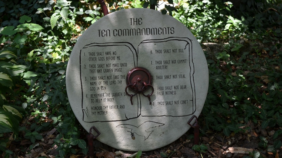 ten-commandments-187967_1280