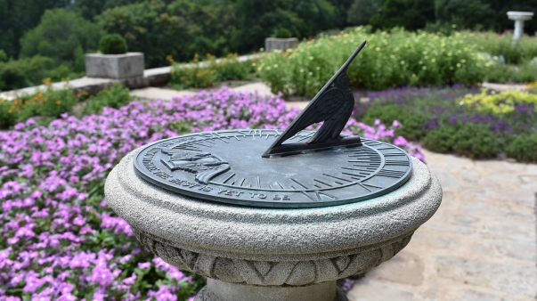 sundial-3588937_1280